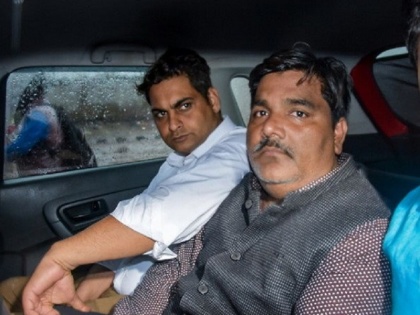 Tahir Hussain’s brother detained Shah Alam in connection with Delhi violence IB officer murder | ताहिर हुसैन के भाई शाह आलम को दिल्ली पुलिस ने लिया हिरासत में, IB अफसर अंकित की हत्या की साजिश का आरोप