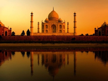 The damage caused to the Taj Mahal due to thunderstorm in Agra, marble railing of main mausoleum damaged. | ताजमहल को आंधी-तूफान से हुआ ये नुकसान, मुख्य मकबरे की संगमरमर वाली रेलिंग टूटी