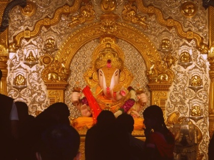know more about shrimant dagdusheth halwai ganpati temple pune and its significance | गणेश चतुर्थी: 125 साल पुराने गणेशजी के दर्शन के बिना अधूरा है गणेशोत्सव, बेटे की याद में बना था मंंदिर