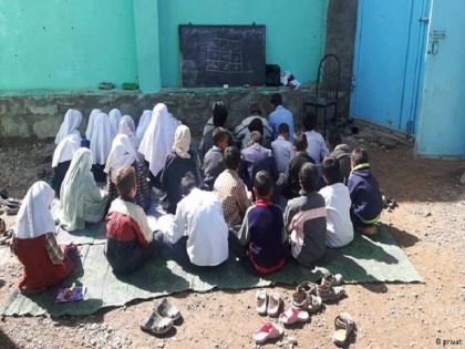 Taliban slams radical Islamic idea, will not open schools for girls | तालिबान ने कट्टर इस्लामिक विचार पर लगाया ठप्पा, लड़कियों के लिए नहीं खोलेगा स्कूल