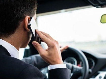 Uttarakhand police Seize vehicle Phones Driving While Talking | उत्तराखंड में वाहन चलाते समय मोबाइल पर बात करना पड़ेगा भारी, जब्त होगा वाहन