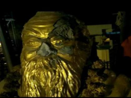 After lenin Periyar statue vandalised in Tamilnadu's Vellore municipal office, two arrested | लेनिन की मूर्ति के बाद तमिलनाडु में पेरियार की प्रतिमा को पहुंचाया नुकसान, दो व्यक्ति गिरफ्तार After lenin Periyar statue vandalised in Tamilnadu's Vellore municipal office, two arrested | लेनिन की मूर्ति के बाद तमिलनाडु में पेरियार की प्रतिमा को पहुंचाया नुकसान, दो व्यक्ति गिरफ्तार