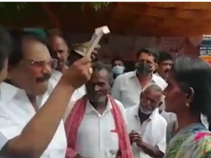 Viral Video Of Minister KKSSR Ramachandran Hitting A Woman bjp demands Demands His Resignation | Video: जब शिकायत करने के आई महिला के सिर पर तमिलनाडु के मंत्री ने मारा लिफाफा, वीडियो हुई वायरल, बीजेपी ने मांगा इस्तीफा