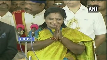 Tamilasai Sundararajan sworn in as the first female governor of Telangana | तमिलसाई सुंदरराजन ने तेलंगाना की पहली महिला राज्यपाल के रूप में ली पद की शपथ