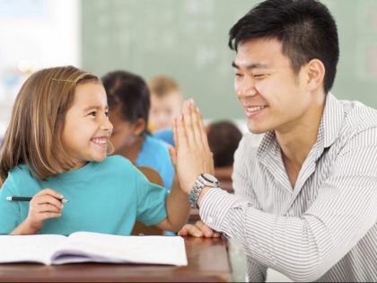 Indian Teacher's Day 5 september Why don't we respect our teachers blog Abhilash Khandekar | Indian Teacher's Day: अपने शिक्षकों की हम क्यों नहीं करते कद्र?