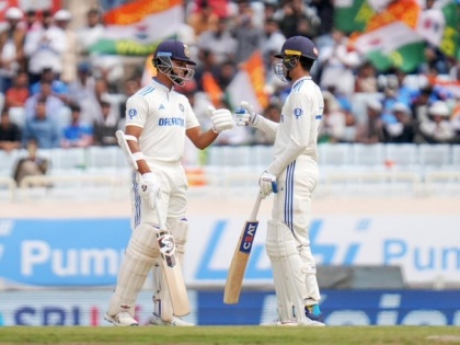 India vs England Live Score Updates, 4th Test Day 2 Most sixes hit in a Test series 74 Ind vs Eng in India 2024 74 Eng vs Aus Ashes 2023 65 Aus vs Eng Ashes 2013/14 65 Ind vs SA in India 2019 59 Pak vs NZ in UAE 2014 | India vs England: सबसे आगे भारतीय टीम, एक टेस्ट सीरीज में सबसे ज्यादा छक्के, देखें टॉप-5 लिस्ट