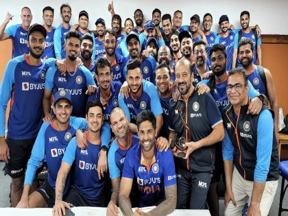 India beat West Indies by 119 run in third ODI to clinch odi series by 119 runs | Ind Vs WI:भारत ने तीसरे वनडे को 119 रनों से जीतकर सीरीज पर 3-0 से किया कब्जा, शुभमन गिल ने बनाए नाबाद 98 रन