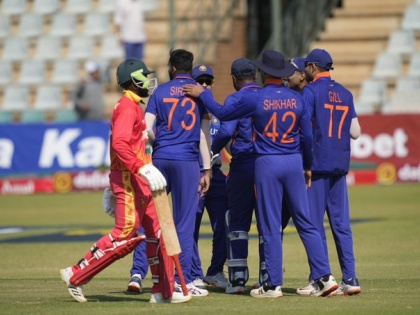 India-Zimbabwe series 2022 India won by 5 wkts 146 balls left 2-0 kl rahul sanju samson six india won match | India-Zimbabwe series 2022: 146 गेंद पहले मारी बाजी, दूसरे वनडे में जिम्बाब्वे को 5 विकेट के हराकर सीरीज पर 2-0 से कब्जा, ठाकुर की शानदार गेंदबाजी