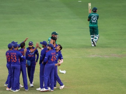 IND vs PAK Asia Cup 2022 PAK all out 147 First time Indian seamers taken all ten wickets an innings | IND vs PAK Asia Cup 2022: पहली बार भारतीय तेज गेंदबाजों ने एक पारी में झटके दस विकेट, भुवनेश्वर कुमार का 'चौका'