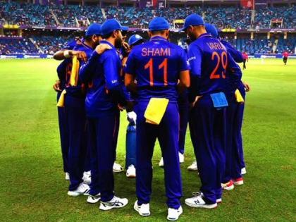 T20 World Cup India vs Afghanistan have won the toss and have opted to field | T20 World Cup: तीसरे मैच में टॉस हारे विराट कोहली, अफगानिस्तान ने टॉस जीता, क्षेत्ररक्षण का फैसला, आखिरी मौका, जानिए प्लेइंग इलेवन