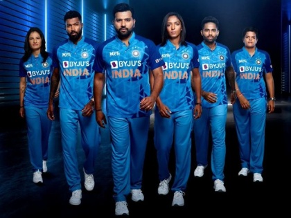 Team India Jersey T20 World Cup all new T20 Jersey One Blue Jersey rohit sharma and company see pics | T20 World Cup: भारतीय टीम की नई जर्सी, टी20 विश्व कप में दिखेंगे रोहित ब्रिगेड, तस्वीरें वायरल