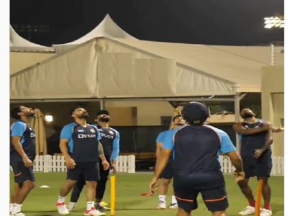ICC T20 World Cup India vs New Zealand team India unconventional training icc shares video | न्यूजीलैंड के खिलाफ मैच से पहले ये कैसी ट्रेनिंग करती नजर आई टीम इंडिया! आईसीसी ने शेयर किया वीडियो