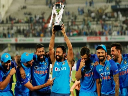 Team India surpasses arch-rivals Pakistan to win most T20I matches in a calendar year | ऑस्ट्रेलिया के खिलाफ सीरीज जीतने के बाद भारतीय क्रिकेट टीम के नाम हुआ ये खास रिकॉर्ड, पाकिस्तान को पछाड़ा