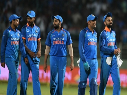 Indian team made to wait outside Visakhapatnam Airport due to attack on Jagan | टीम इंडिया को दूसरे वनडे के बाद विशाखापट्टनम एयरपोर्ट के बाहर करना पड़ा इंतजार, ये थी वजह