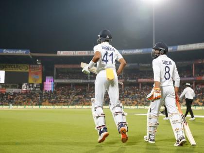 Ind vs SL Sri Lanka need 419 runs 9 wickets in hand second test will end in three days Team India gave target 447 runs | Ind vs SL: पहले टेस्ट की तरह दूसरा टेस्ट मैच भी तीन दिन में खत्म होगा!, टीम इंडिया ने दिया 447 रन का लक्ष्य, श्रीलंका के हाथ में 9 विकेट शेष