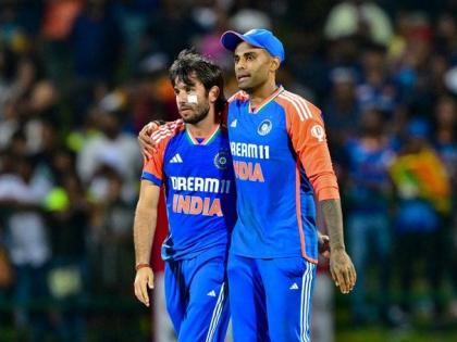 SL vs IND LIVE Score, 2nd T20I 9 wickets for 30 runs first match and 7 wickets for 31 runs second match Sri Lanka were 130/2 end 15th see video | SL vs IND LIVE Score, 2nd T20I: फिर वही कहानी दोहरा दी..., पहले टी20 मैच में 30 रन पर 9 विकेट और दूसरे में 31 रन पर 7 विकेट, 15 ओवर में 130 और 20 ओवर 161 रन