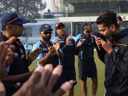IND vs NZ 1st Test Shreyas Iyer virat kohli rahul Dravid brings back old world charm sunil Gavaskar presents Test cap debutant | IND vs NZ 1st Test: दिल्ली कैपिटल्स के पूर्व कप्तान ने टेस्ट में किया डेब्यू, पदार्पण करने वाले 303वें खिलाड़ी, विराट कोहली की जगह लेंगे, देखें वीडियो
