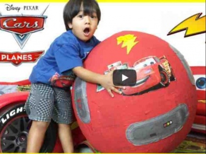 6 years old child earnings toys review youtube | 6 साल के बच्चे ने यूट्यूब से कमाए 75 करोड़ रुपये, अब Walmart के साथ की ये डील