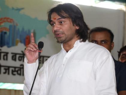 Tej Pratap Facebook post shares Ramdhari Singh Dinkar poem amid RJD Controversy | लालू परिवार में 'महाभारत'! तेज प्रताप के फेसबुक पोस्ट के क्या है मायने? लिखा- 'तो दे दो केवल पांच ग्राम, रखो अपनी धरती तमाम'