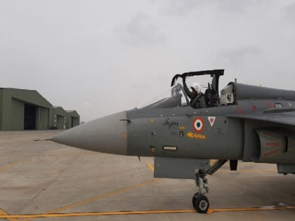 IAF Chief Air Chief Marshal RKS Bhadauria flew Light Combat Aircraft Tejas 45 Squadron at Sulur | भारतीय वायु सेना को मिली तेजस लड़ाकू विमानों से लैस नई स्क्वाड्रन, एयर चीफ मार्शल भदौरिया ने भरी उड़ान
