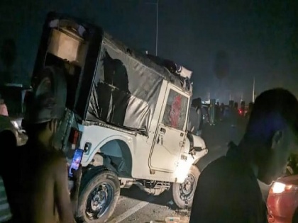 Bihar: Escort vehicle traveling in Tejashwi Yadav's convoy collides with a car, 1 dead, 6 policemen injured | बिहार: तेजस्वी यादव के काफिले में चल रहे एस्कॉर्ट वाहन की कार से हुई टक्कर, 1 की मौत, 6 पुलिसकर्मी समेत अन्य कई घायल