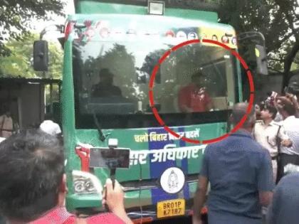 bihar polls split Lalu family RJD over Tejashwi Yadav's close advisor Sanjay Yadav Signs increasing protests internal explosion anytime | विरोध बढ़ने के संकेत, अंदर ही अंदर कभी भी विस्फोट?, लालू परिवार और राजद में तेजस्वी यादव के करीबी सलाहकार संजय को लेकर फूट? bihar polls split Lalu family RJD over Tejashwi Yadav's close advisor Sanjay Yadav Signs increasing protests internal explosion anytime | विरोध बढ़ने के संकेत, अंदर ही अंदर कभी भी विस्फोट?, लालू परिवार और राजद में तेजस्वी यादव के करीबी सलाहकार संजय को लेकर फूट?