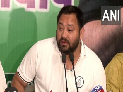 Bihar Elections: Tejashwi Yadav criticized the EC for the delay in releasing the voter turnout figures for the first phase, asking, "Why is the data being hidden?" | Bihar Elections: तेजस्वी यादव ने पहले चरण के वोटर टर्नआउट जारी करने में देरी को लेकर EC पर निशाना साधा, पूछा- 'डेटा क्यों छिपाया जा रहा है?'