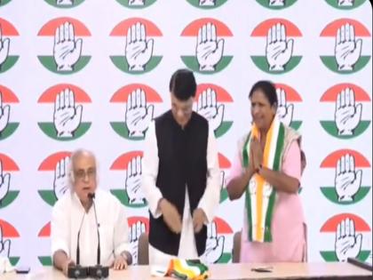 BJP's Tejaswini Gowda Joins Congress Ahead of Lok Sabha Elections | Lok Sabha Elections 2024: लोकसभा चुनाव से पहले बीजेपी की तेजस्विनी गौड़ा कांग्रेस में हुईं शामिल