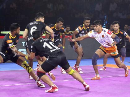 Pro Kabaddi League 2019: Puneri Paltan beat Telugu Titans by 34-27 | Pro Kabaddi: पुणेरी पल्टन ने दर्ज की सीजन की चौथी जीत, तेलुगू टाइटंस को 34-27 से हराया Pro Kabaddi League 2019: Puneri Paltan beat Telugu Titans by 34-27 | Pro Kabaddi: पुणेरी पल्टन ने दर्ज की सीजन की चौथी जीत, तेलुगू टाइटंस को 34-27 से हराया