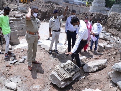 Ujjain: a thousand years old temple came to the fore in the excavation of Mahakaleshwar temple extension | उज्जैनः महाकालेश्वर मंदिर विस्तार की खुदाई में सामने आया एक हजार साल पुराना मंदिर, परमार कालीन कई अहम मूर्तियां भी निकलीं