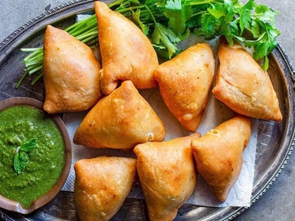 utility news swiggy stateatistics 2022 report says indian loves to eat top food samosa rather than chicken biryani paw bhaji gulab jamun | चिकन बिरयानी गुलाब जामुन और पाव भाजी को पछाड़ते हुए समोसा बना इंडियन का सबसे पसंदीदा फूड, स्विगी ने किया यह चौंकादेने वाला खुलासा