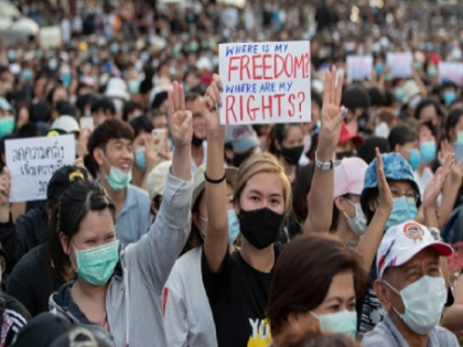 Big rally for demand for democracy Thailand, 50 thousand people may gather | थाईलैंड में लोकतंत्र की मांग को लेकर बड़ी रैली, 50 हजार लोगों के जुटने की संभावना