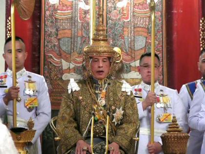 The Taj Mahal, which took place two years after the new King of Thailand | थाइलैंड के नए राजा की दो साल बाद हुई ताजपोशी, निकला भव्य जुलूस The Taj Mahal, which took place two years after the new King of Thailand | थाइलैंड के नए राजा की दो साल बाद हुई ताजपोशी, निकला भव्य जुलूस