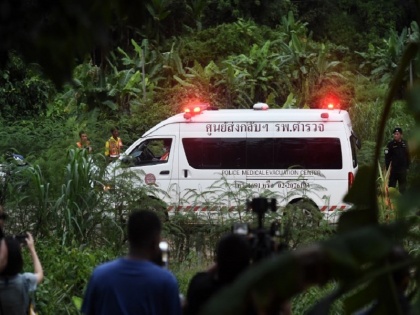 thailand cave rescue mission free boys and football coach | थाईलैंड: गुफा से निकाले गए 4 बच्चे, रेस्क्यू ऑपरेशन का अगला चरण 10 घंटे बाद दोबारा होगा शुरू