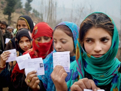 Centre has allowed non-locals living in Jammu and Kashmir to register as voters | जम्मू-कश्मीर में चुनाव आयोग का बड़ा फैसला, बाहरी भी डाल पाएंगे वोट, निवास प्रमाण-पत्र की जरूरत नहीं