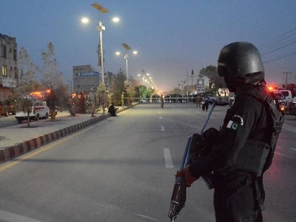 4 police killed in southwest Pakistan bomb blast | पाकिस्तान के क्वेटा में विस्फोट में चार पुलिसकर्मियों की मौत, 11 घायल