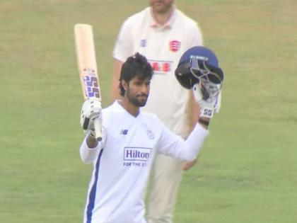 County Championship: Tilak Verma scored a century on his debut in county cricket | County Championship: तिलक वर्मा ने काउंटी क्रिकेट में पदार्पण करते हुए शतक जड़ा