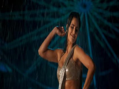 sooryavanshi tip tip song releaess today Watch Video | Tip Tip Song: कैटरीना कैफ और अक्षय कुमार की सूर्यवंशी के 'टिप टिप बरसा पानी' गाने को एक घंटे में मिले 12 लाख व्यूज