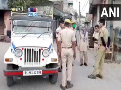 Rajasthan: Three police personnel injured after they were attacked while patrolling in Tonk today | Rajasthan Taja Khabar: टोंक के कसाई मोहल्ले में पुलिस ने घर में रहने के लिए समझाया, भीड़ ने बोल दिया हमला, तीन पुलिसकर्मी घायल 