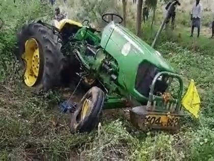 tractor and truck collided in punjab hoshiyarpur pulled around 500 meters before death | पंजाब के होशियारपुर में रेत से लदे ट्रैक्टर को ट्रक ने मारी जोरदार टक्कर, लगभग 500 मीटर तक पीड़ित के घसीटाने के बाद हुई मौत tractor and truck collided in punjab hoshiyarpur pulled around 500 meters before death | पंजाब के होशियारपुर में रेत से लदे ट्रैक्टर को ट्रक ने मारी जोरदार टक्कर, लगभग 500 मीटर तक पीड़ित के घसीटाने के बाद हुई मौत