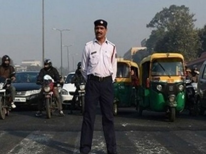 Delhi Security tight regarding Holi and Shab-e-Barat Delhi Police issues traffic advisory | दिल्ली: होली और शब-ए-बारात को लेकर कड़ी सुरक्षा, दिल्ली पुलिस ने जारी की ट्रैफिक एडवाइजरी