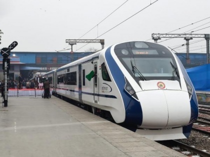Vande Bharat Express or Train 18 second train rolled out soon, know new facilities, details and more about this train | खुशखबरी! जल्द आने वाली है मोदी की नई 'वंदे भारत एक्सप्रेस', जानिये पहले वाली से कैसे है अलग