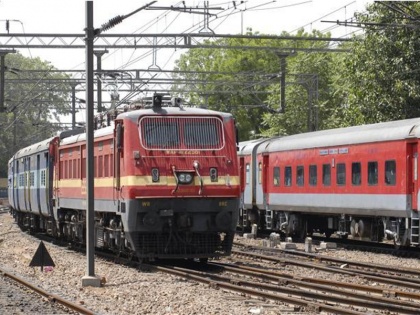 Sewa Express Trains: Railway minister Piyush Goyal to give green signal today | आज से 10 नई ट्रेनें शुरू, 'Sewa Express Trains' को रेल मंत्री पीयूष गोयल देंगे हरी झंडी