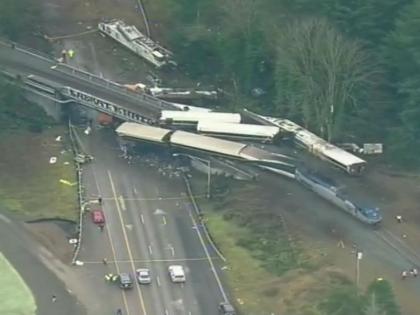 Train accident near Tacoma Washington, 6 dead and 22 injured | वाशिंगटन: पहली यात्रा में ही बड़े हादसे का शिकार हुई ट्रेन, 6 लोगों की मौत और 22 घायल Train accident near Tacoma Washington, 6 dead and 22 injured | वाशिंगटन: पहली यात्रा में ही बड़े हादसे का शिकार हुई ट्रेन, 6 लोगों की मौत और 22 घायल