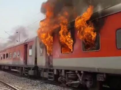 Kerala train arson case DGP directs officials to hand over probe details to NIA | केरल ट्रेन आगजनीः डीजीपी ने अपराध शाखा को जांच विवरण NIA को सौंपने का दिया निर्देश, 3 लोगों की हुई थी मौत