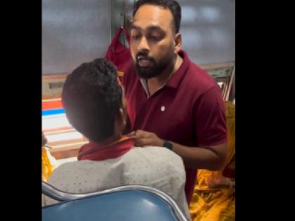 Watch Train Passengers Clash Over Seat Issue Viral Video | Watch: सीट के लिए चलती ट्रेन में भिड़े यात्री, बहस में महिला भी शामिल; वीडियो वायरल Watch Train Passengers Clash Over Seat Issue Viral Video | Watch: सीट के लिए चलती ट्रेन में भिड़े यात्री, बहस में महिला भी शामिल; वीडियो वायरल
