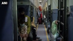 Corona virus India lockdown Railways Over 45,000 bookings worth Rs 16 crore special trains | Special train: यात्री 'स्पेशल ट्रेन' पर सवार, रेलवे को 16 करोड़ की आय, 45,000 से अधिक टिकटें की गईं बुक, लोगों ने कहा-सामाजिक दूरी का ध्यान