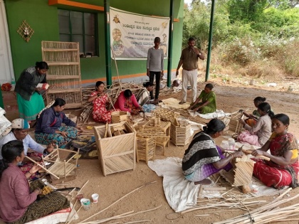 Bandipur Yuva Mitra Program: Lantana camara plant becomes alternative livelihood opportunity for Bandipur tribals | बांदीपुर युवा मित्र कार्यक्रम: बांदीपुर ट्राइबल्स के लिए वैकल्पिक आजीविका का अवसर बना लैंटाना कैमारा का पौधा