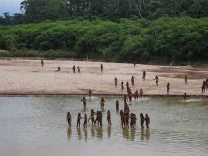World's Largest Isolated Tribe Makes Rare Appearance In New Footage | दुनिया की सबसे बड़ी पृथक जनजाति नए फुटेज में दुर्लभ रूप से दिखाई दी World's Largest Isolated Tribe Makes Rare Appearance In New Footage | दुनिया की सबसे बड़ी पृथक जनजाति नए फुटेज में दुर्लभ रूप से दिखाई दी