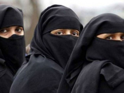 Muslim women hold protest against TripleTalaq in Varanasi | मुस्लिम महिलाओं ने कहा- तीन तलाक से नर्क बन गई जिंदगी, जल्द पास करें बिल